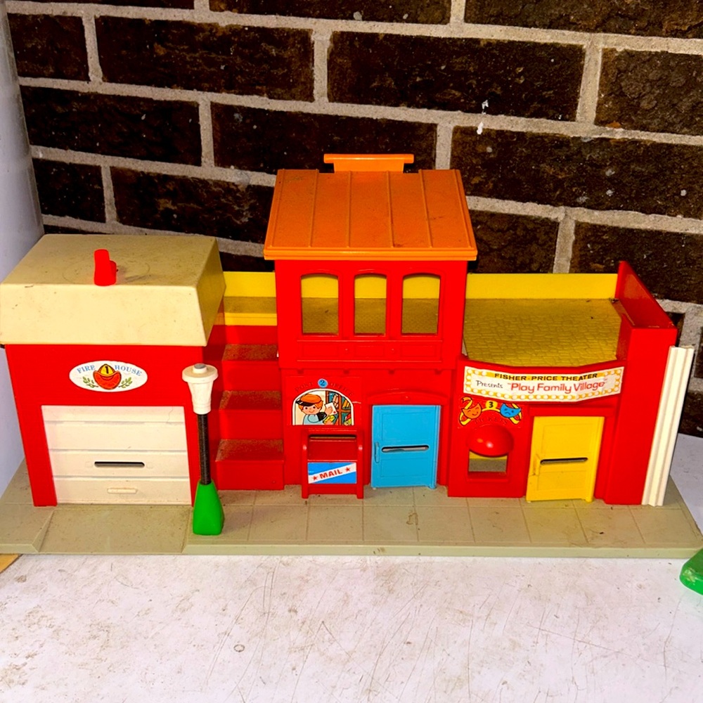 Set of 4! Vintage Fisher-Price theater play family Village 4 different set